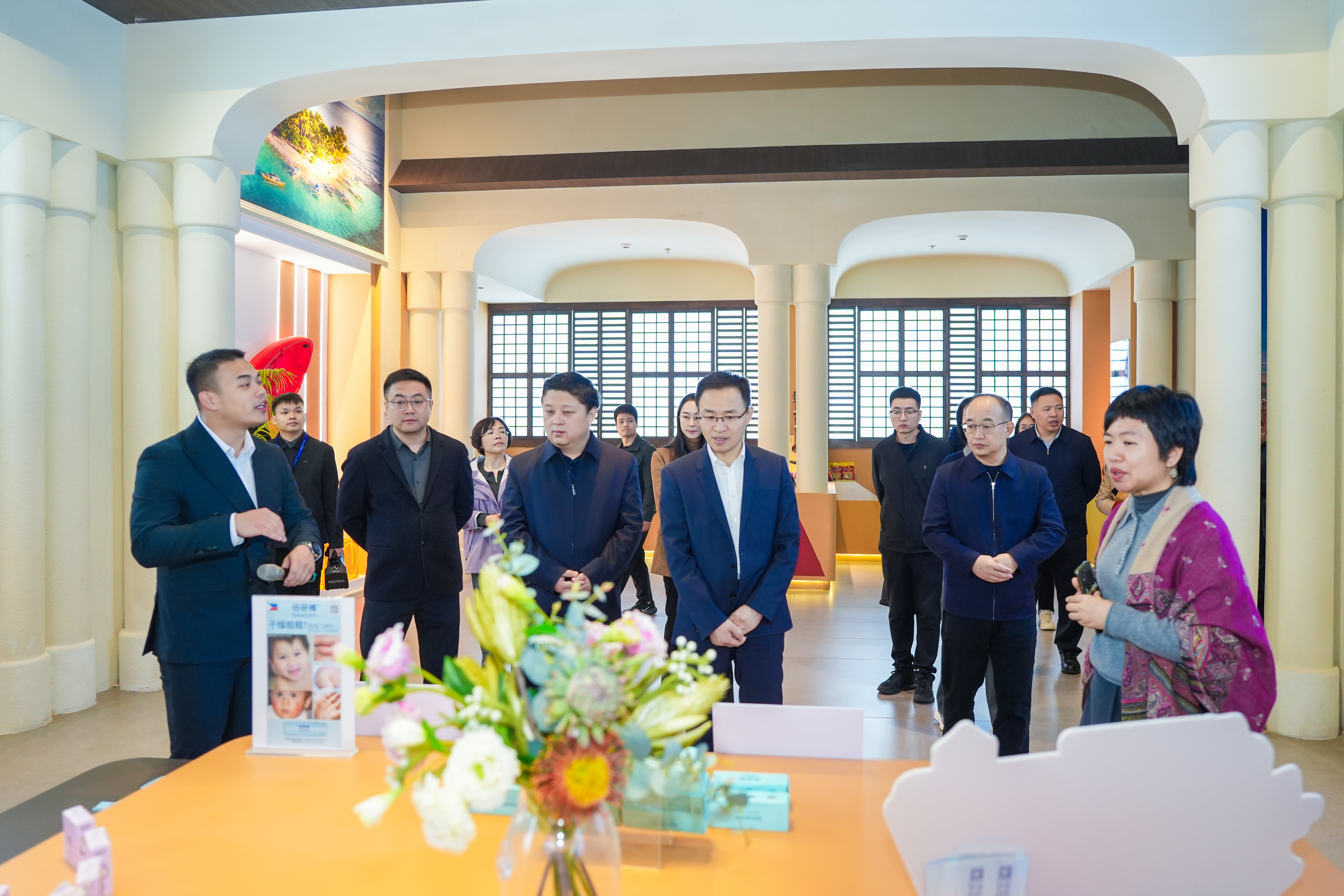 渭南市副市長田躍新率隊到匯聚中心參觀調(diào)研